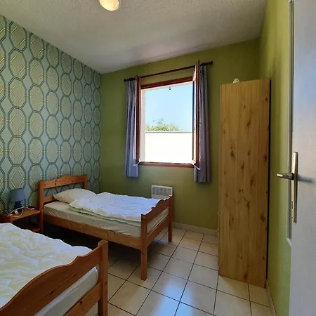 Charming In Saint-genies Semesterbostad
